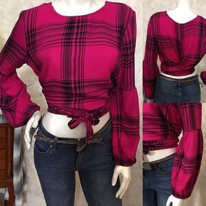 Wild Fable crop wrap top with puffed sleeves! SOFT